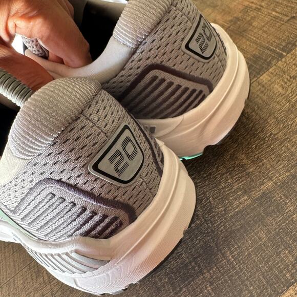 NWOB BROOKS WOMEN’S BROOKS ARIEL 20 GREY/GREEN ATHLETIC RUNNING SHOES Size 9 - Picture 6 of 7